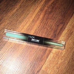 huda beauty mint liquid eyeshadow duo